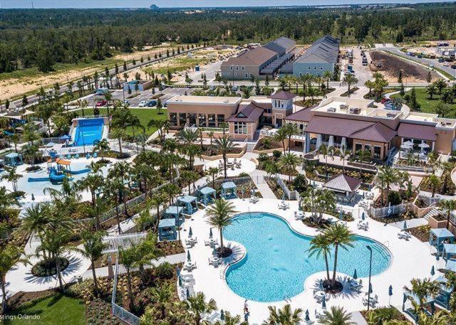 5BR Pool Home for 12 in Luxe Resort by Disney, Universal & All Theme Parks - Chambres d'hôtes Kissimmee