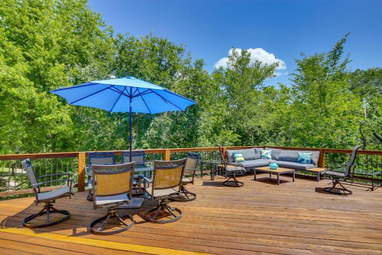 Serene Pacific Getaway: Deck, Grill & Fire Pit! - B&B Pacific