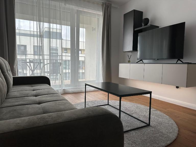 4FriendsCoresiBrasov Y - B&B Braşov