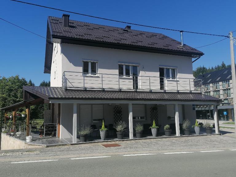 Guest House Mylan - B&B Ličko Petrovo Selo