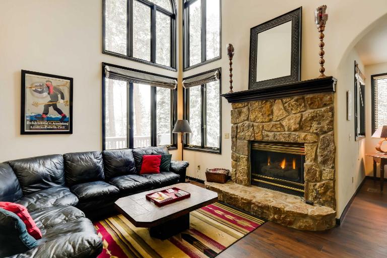 Hot Tub & Ski Shuttle: Forested Breckenridge Home! - B&B Breckenridge