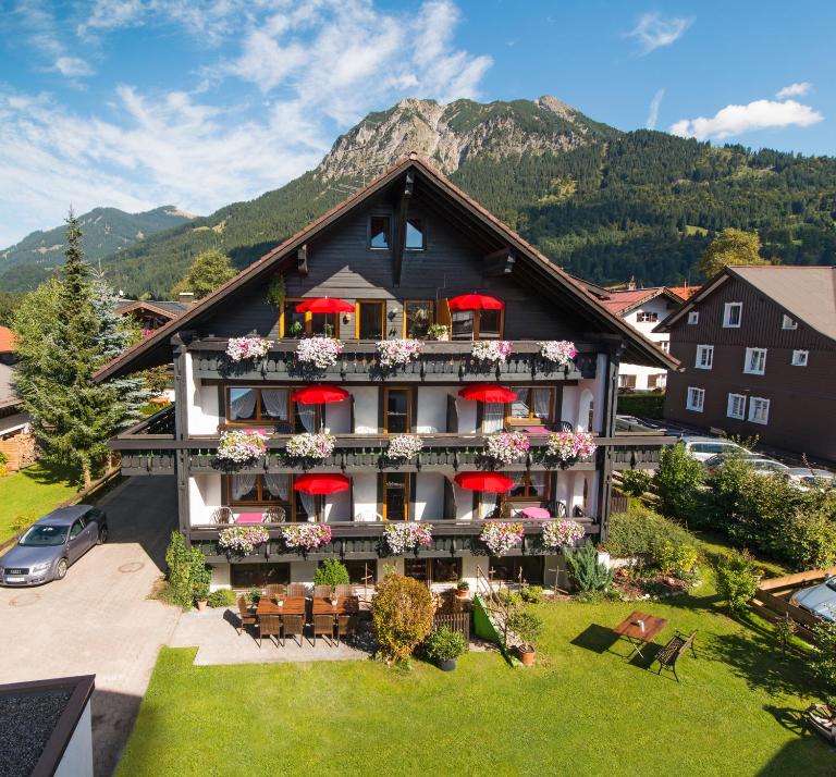 Gästehaus Carola - Bed and Breakfast Oberstdorf