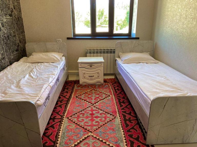 Emil Guest House - B&B Kochkor