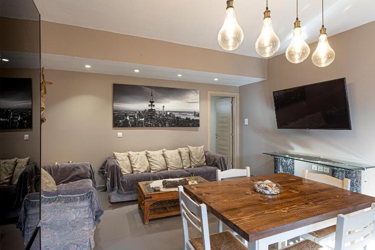 Modern Spacious Apartment near Karfas Beach - Bed and Breakfast Chios