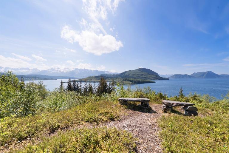 Koselig og usjenert hytte med fantastisk utsikt og solforhold - Bed and Breakfast Gjerset