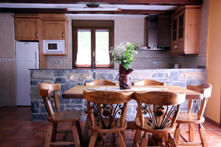 Apartamentos Miguelo, C.B - Chambres d'hôtes Saravillo