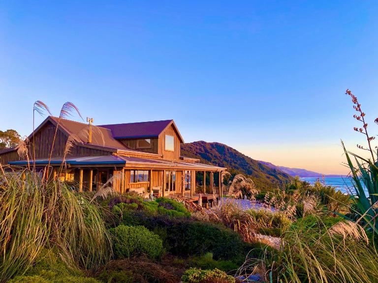 Wild Weka Eco Stay - Off-Grid 4WD Recommended - B&B Waimarie