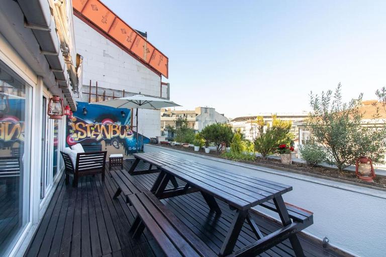 Exclusive Vibrant 3BR Duplex w Terrace in Kadıköy! - Bed and Breakfast Istanbul