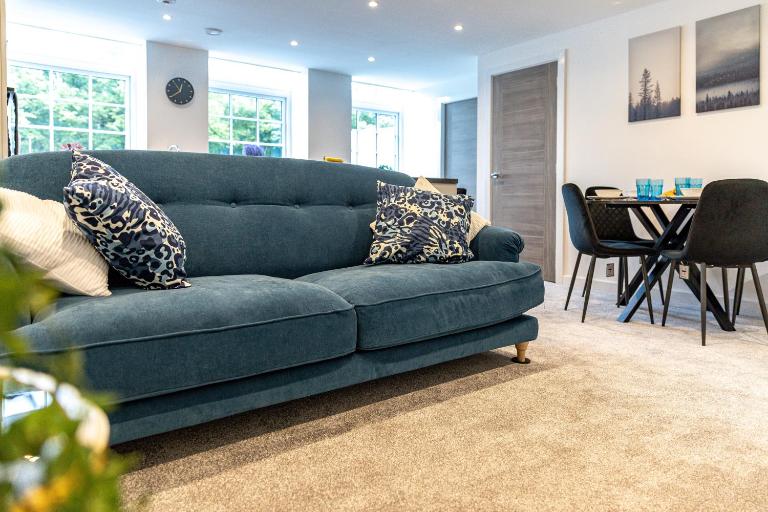 2-Bedroom Contractor Stay - Gated Parking & Fast WiFi - Ferienwohnung Worksop