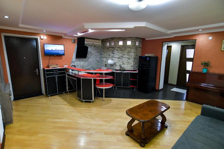 2BR Central Apt near Theatre - Ferienwohnung Kutaissi