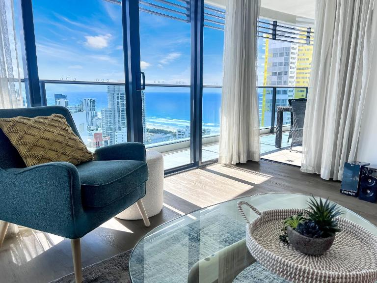 Oracle 28th floor Tower 2 Ocean views! - GC Getaways - Bed and Breakfast Gold Coast