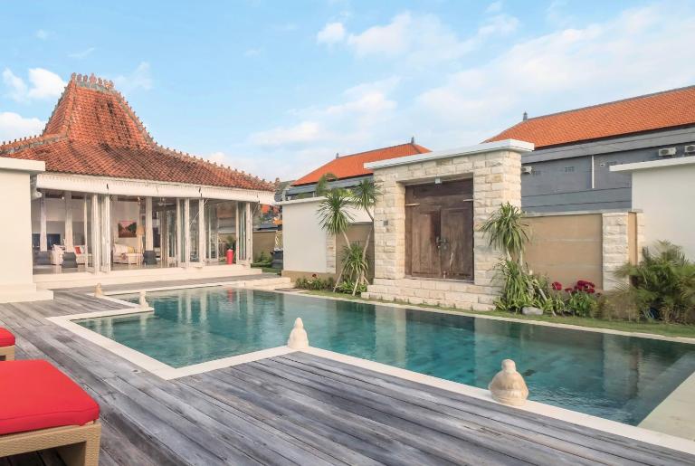 Villa Manggala - 13 mins walk to Berawa Beach - B&B Canggu