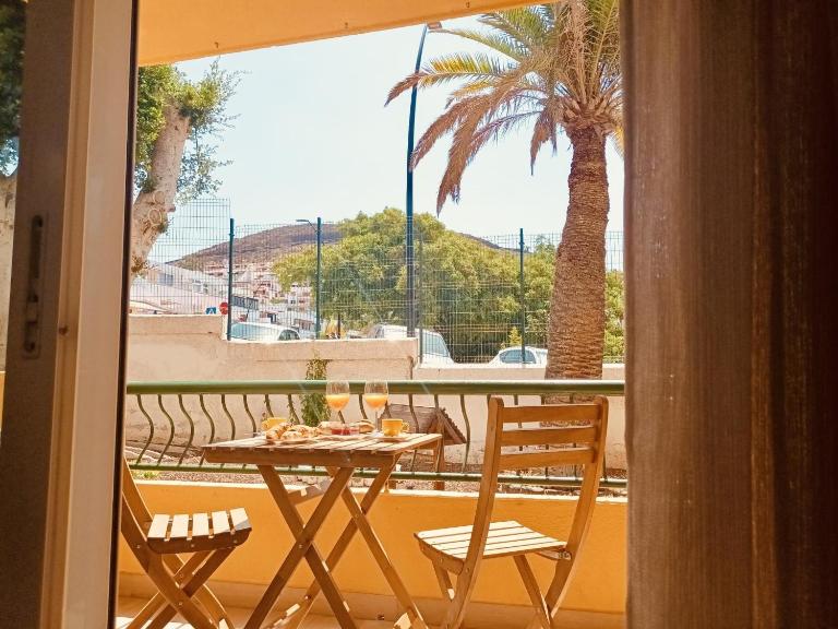 On the Beach Holiday Home - B&B Los Cristianos