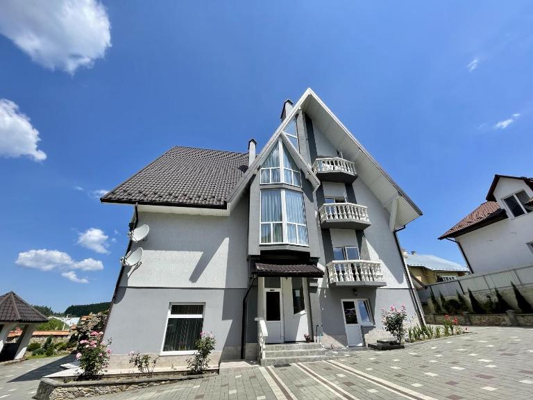 Вілла MILARO - B&B Sjídnytsia