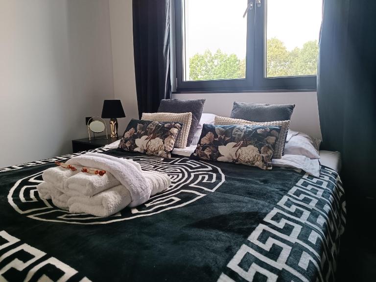 Modern Rancho - apartamenty nad rzeką, przy stadninie koni - Bed and Breakfast Kruszyna