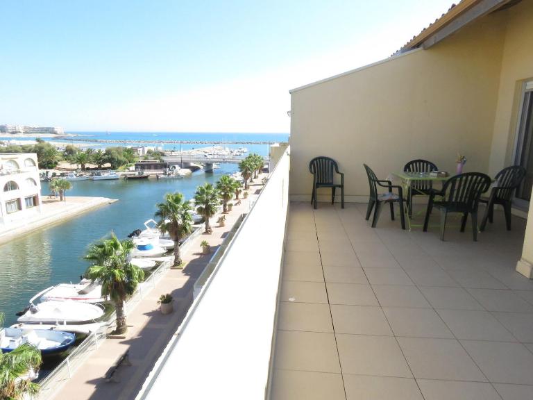 Appartement T2 avec terrasse, vue Marina, parking privé - FR-1-472-136 - Ferienwohnung Sète