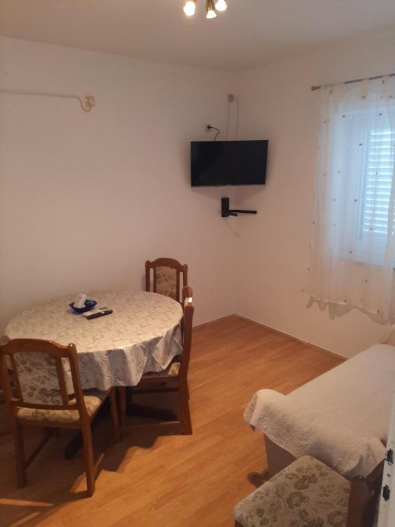 Apartments JOSIPA (3335) - Ferienwohnung Vodice