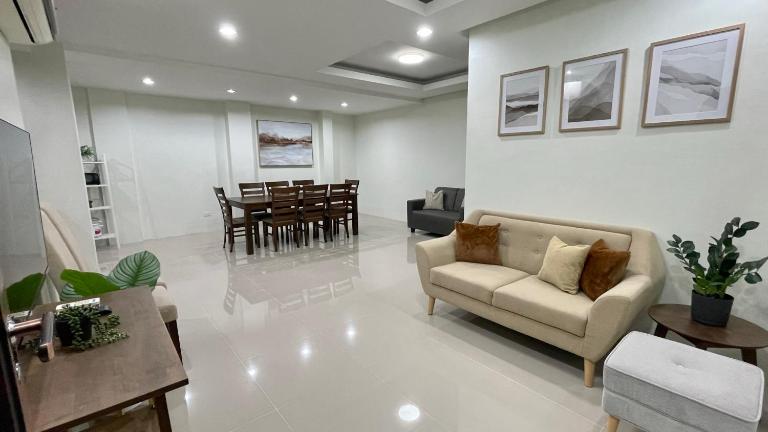 New Cozy 3 Bedroom House - B&B Davao City