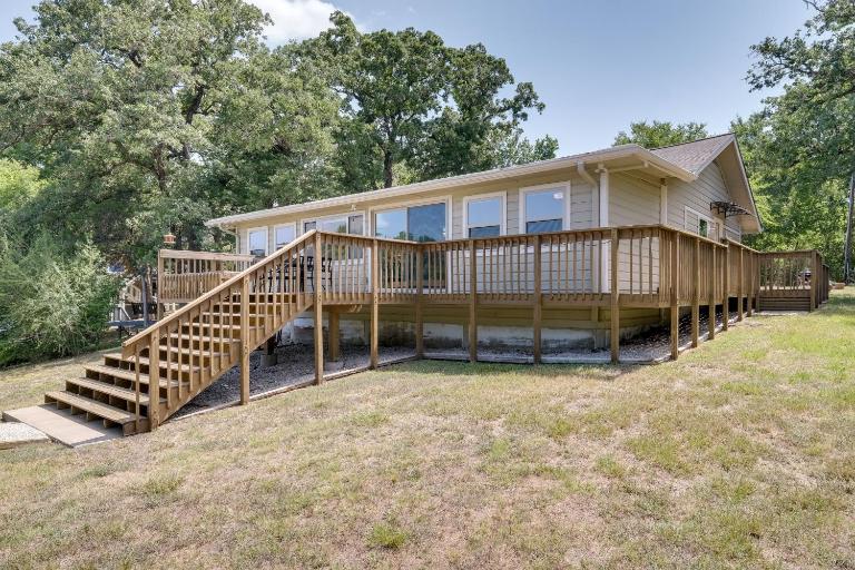 Lakefront College Station Home Near Texas A & M! - B&B College Station