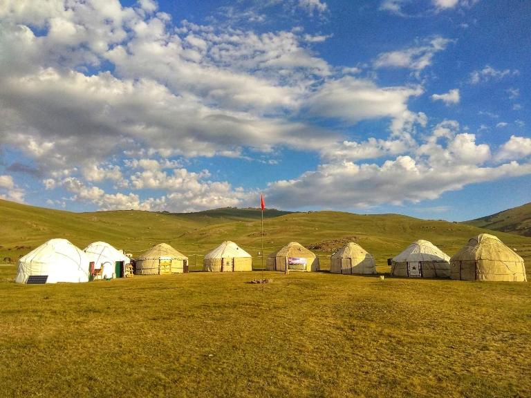 Son Kol lake & Kilemche, Flex Travel yurt camp, horse riding - B&B Kyzylemgek