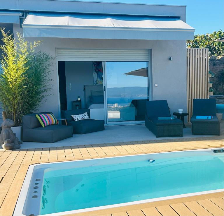 CASA LC chambre3 vue mer SPA de NAGE - B&B Ajaccio