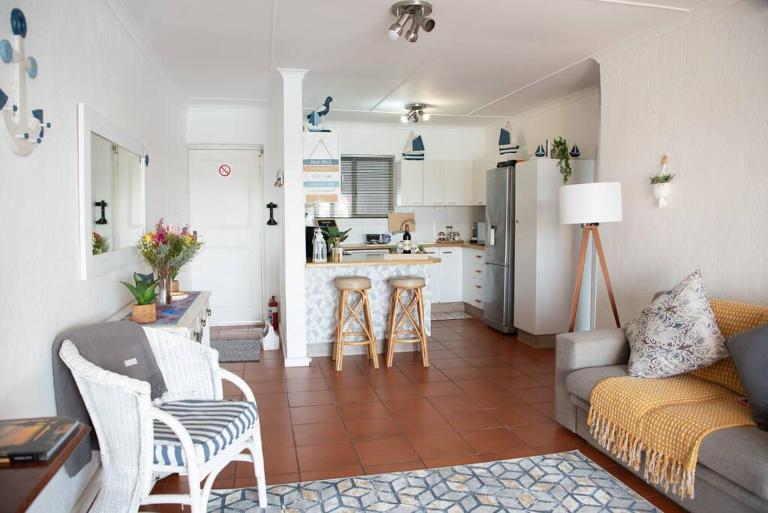 Macs Cove, Marina Martinique - B&B Jeffreys Bay