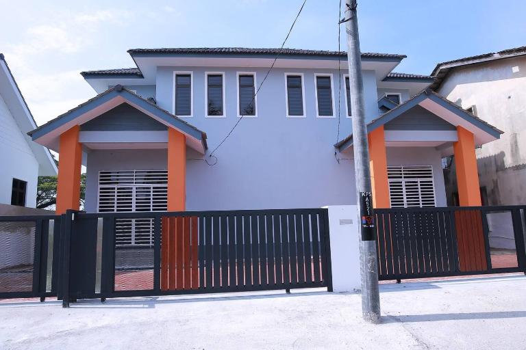 Green Dream Homestay 2 Kota Bharu Town 3 Aircond Room With Wifi & Netflix - B&B Kota Bharu