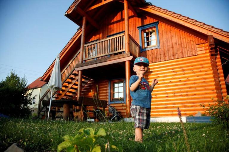 Ferienwohnung im Blockhaus Rosenkranz - Bed and Breakfast Rathmannsdorf