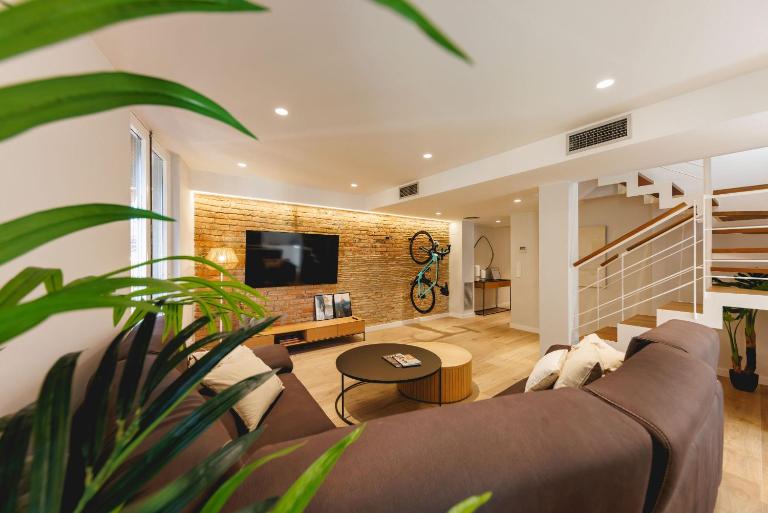 Bravissimo Cort Reial Duplex, Spacious with 3 bedrooms - Chambres d'hôtes Gérone