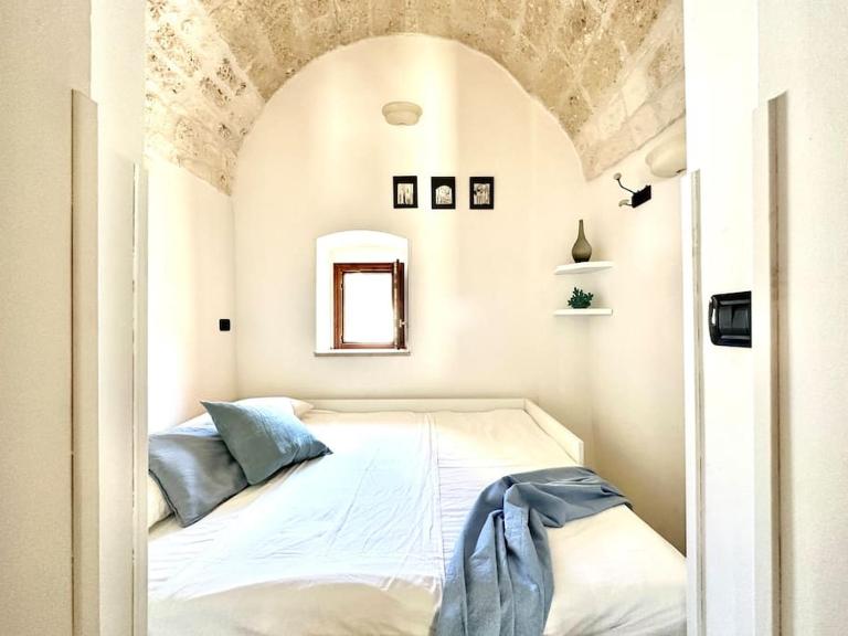 Casa Viola -100m to Piazza-Panoramic Historic Town View - Bed and Breakfast Ostuni