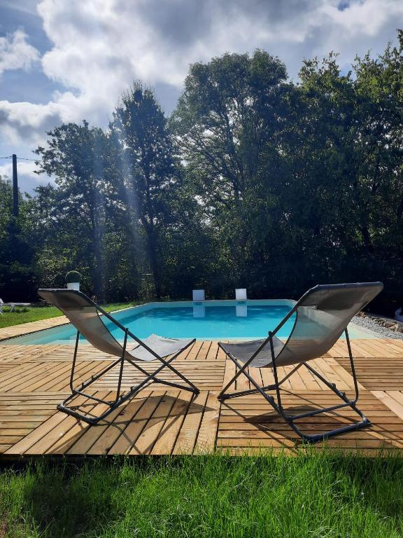 Gîte en Corrèze 12 pers, Piscine chauffée et Salle de jeux - B&B Chamboulive