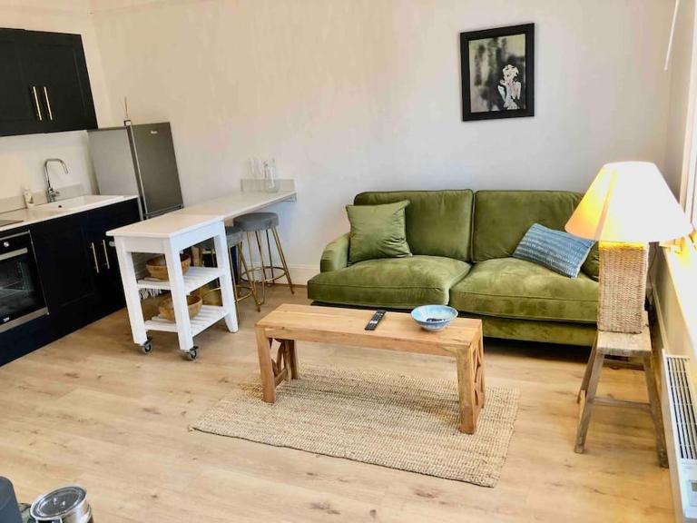 A perfectly located bright, modern ,Victorian flat - B&B Royal Tunbridge Wells