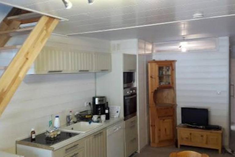 Appartement Le Carlina 22B -MERCI DE LIRE TOUT ET disposition des chambres pour éviter une mauvaise note - Ce nest PAS un Hôtel - MINIMUM 5 nuits - sans le linge de maison - Vue sur le Criou - Sil y a de la place sur le parking, vous pouvez vous y garer - B&B Samoëns