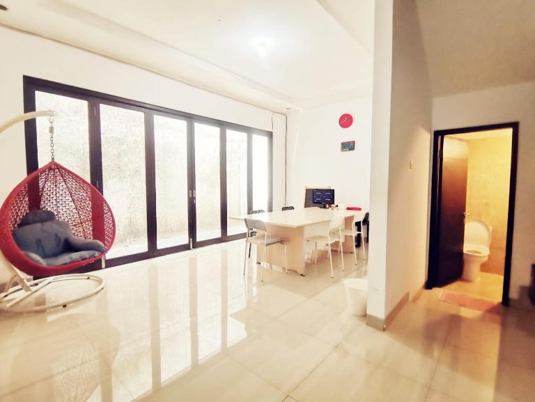 4-Bedroom Home in South Jakarta Nuansa Swadarma Residence by Le Ciel Hospitality - B&B Giacarta