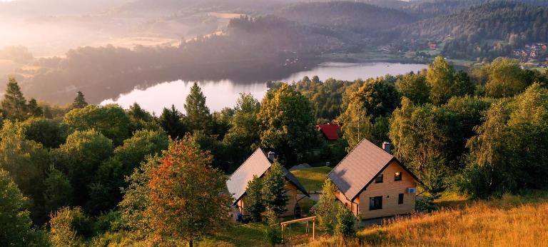RUBIESZCZA domki z widokiem na jezioro, Bieszczady - B&B Wołkowyja