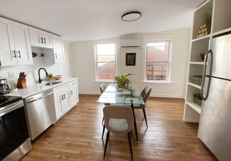 Explore Downtown and Mount Adams with River Views - Bed and Breakfast Cincinnati