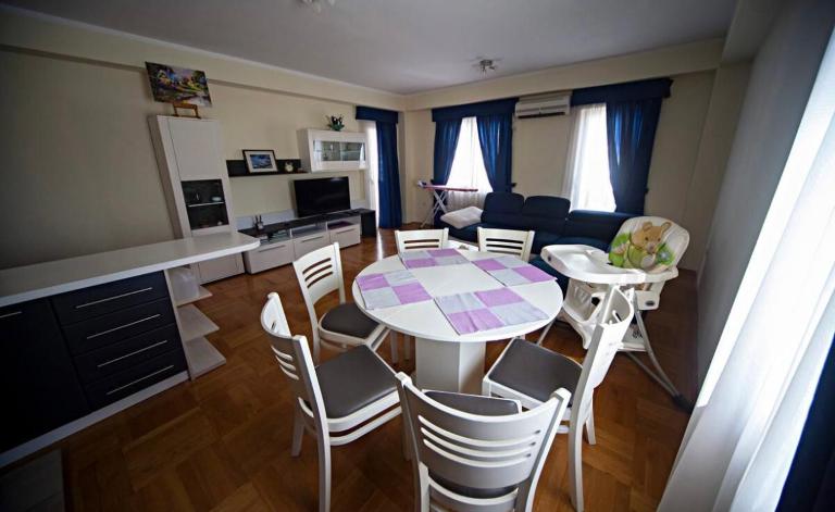 Lovely 2-bedroom condo with private garage - B&B Budva