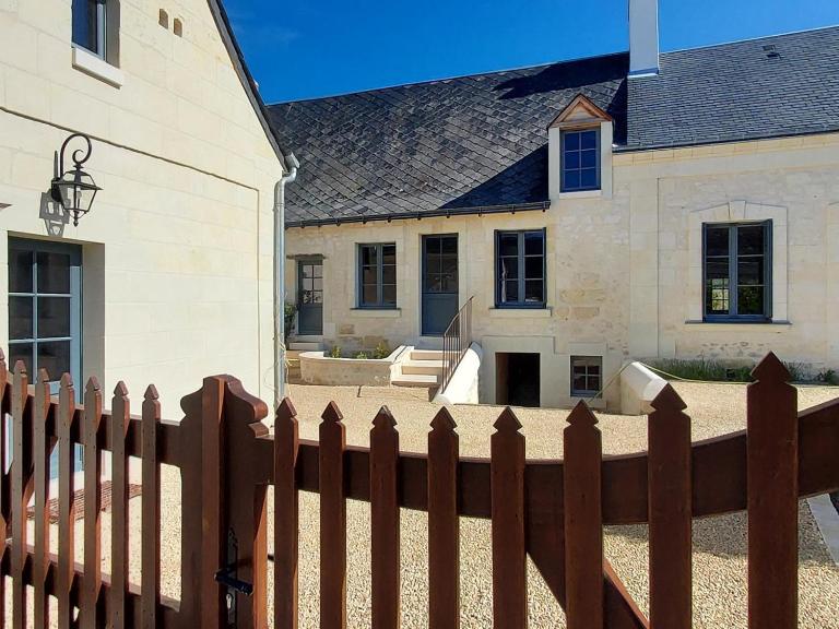 Gîte de charme avec jardin au cœur des châteaux, WiFi, parking inclus - FR-1-381-543 - B&B Benais