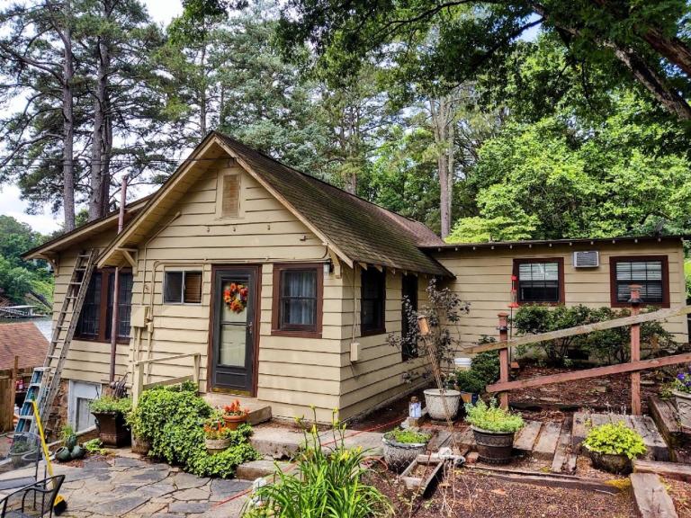 #10-Amazing Three Bedroom Lake House-Pet Friendly - Bed and Breakfast Hot Springs