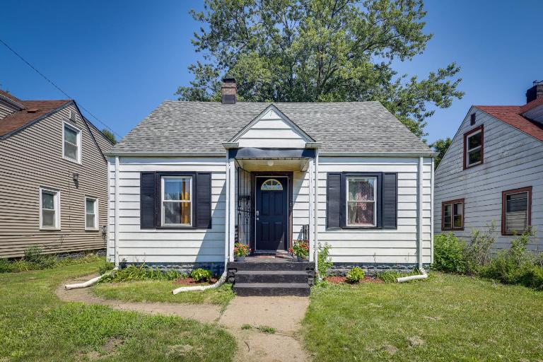 Gary Vacation Rental ~ 5 Mi to Lake Michigan! - B&B Gary