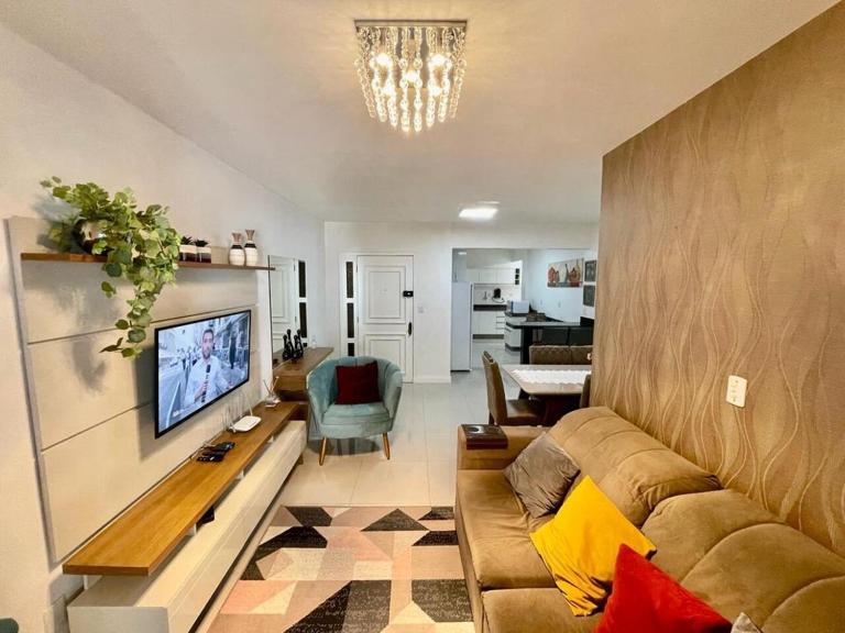 Apto amplo no coração da meia praia a 130m do mar - B&B Itapema