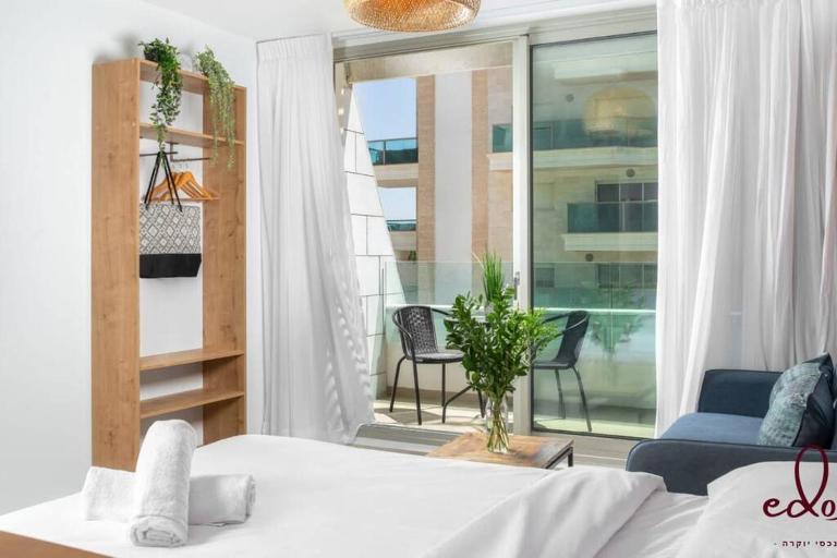 Luxury living 100 meter from the beach - by Edomlux - B&B Eilat