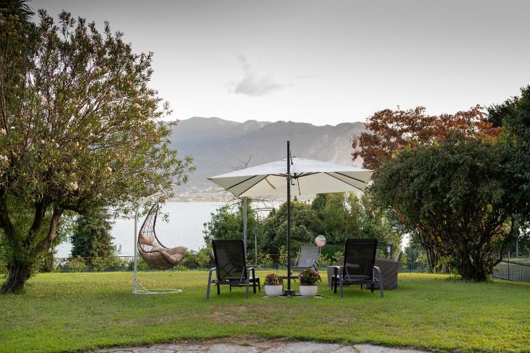 Two Gardens Lake View Apartment - B&B Verbania