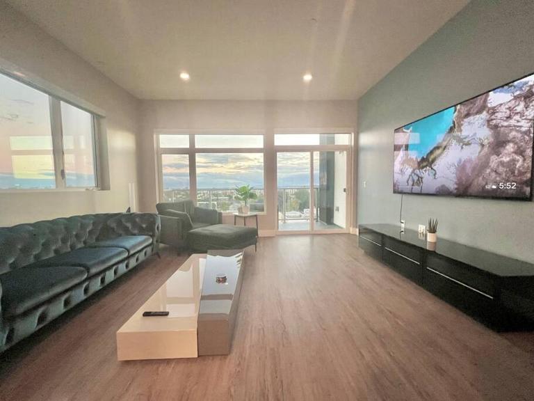 Luxe Corner Penthouse 1BR Condo on Sunset - B&B Los Angeles