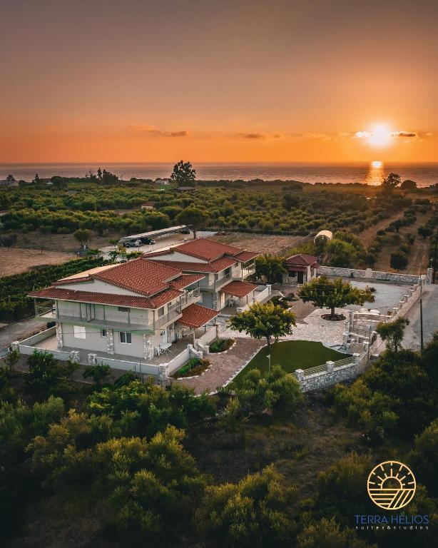 Terra Hélios Suites & Studios - Chambres d'hôtes Kyparissía