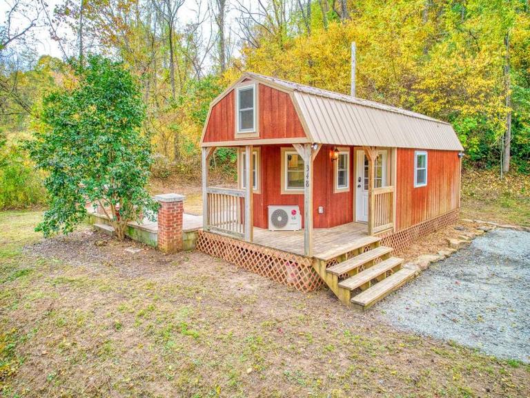 Casey Paradise Tiny Home Mountain Retreat - Bed and Breakfast Cullowhee