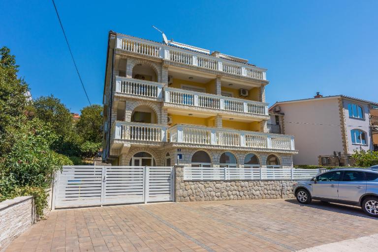 MAX Apartments - B&B Cirquenizza