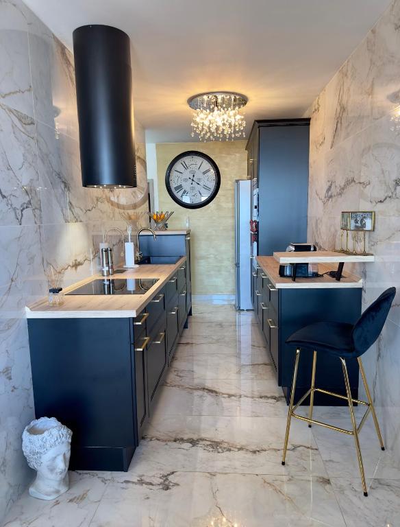 LaLaura high quality apartment Znjan 500 m Magic Sea View free Parking - B&B Spalato