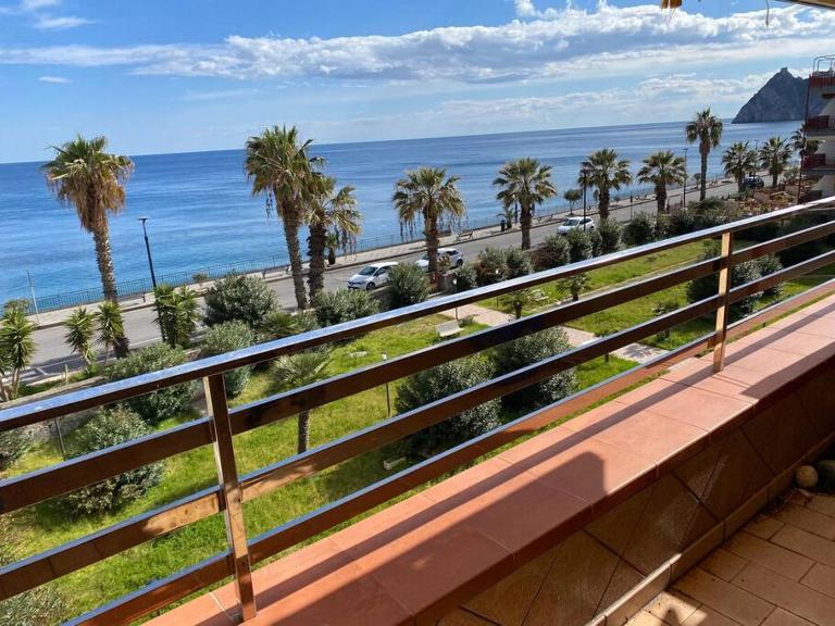 Appartamento fronte mare - B&B Sant'Alessio Siculo