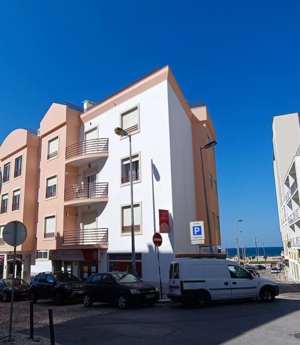 Casa de Praia da Zezinha - B&B Costa de Caparica
